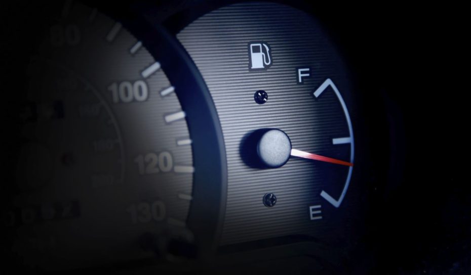 Eléctrico vs. gasolinero: esta prueba nos revela qué auto es más rápido